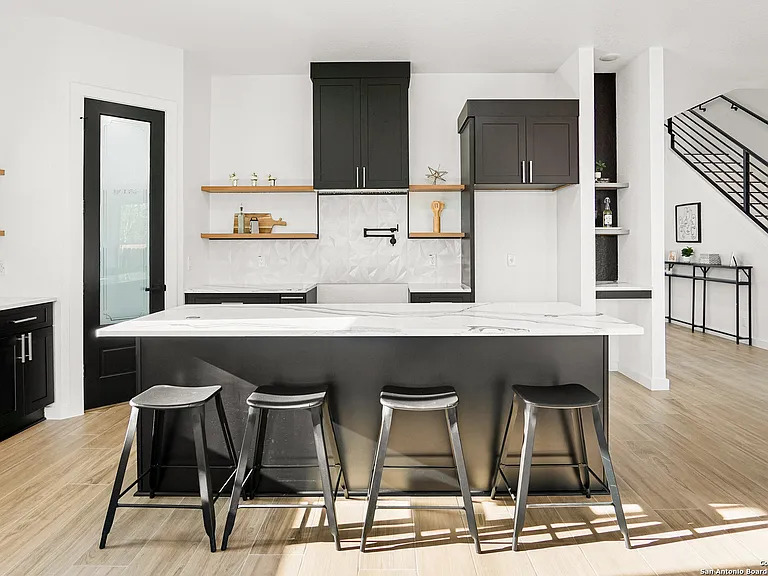 1202 W Villaret Blvd photo 4