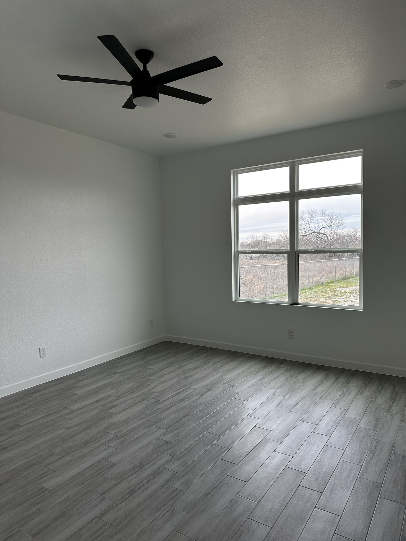 615 W Mally Blvd photo 7